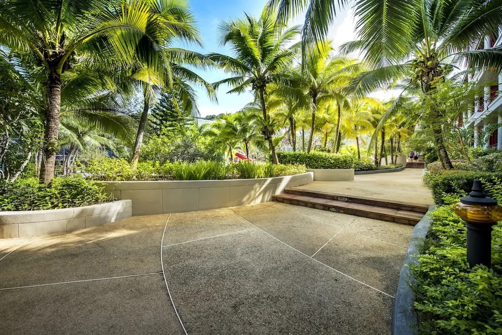 هتل چادا تای ویلیج